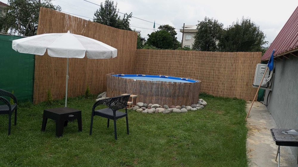 Tenora Suit Bungalov