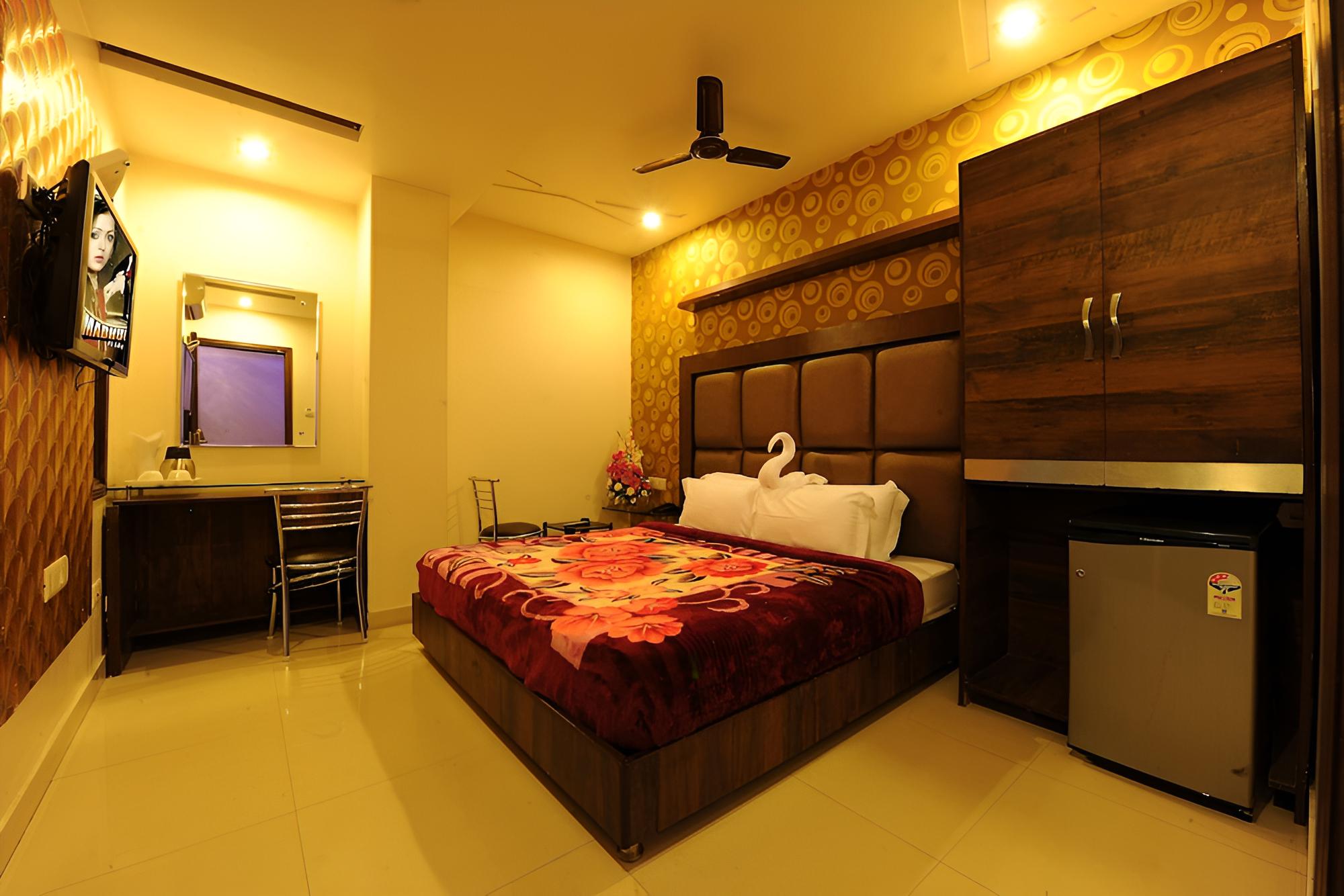 Hotel Pearl Inn & Suites