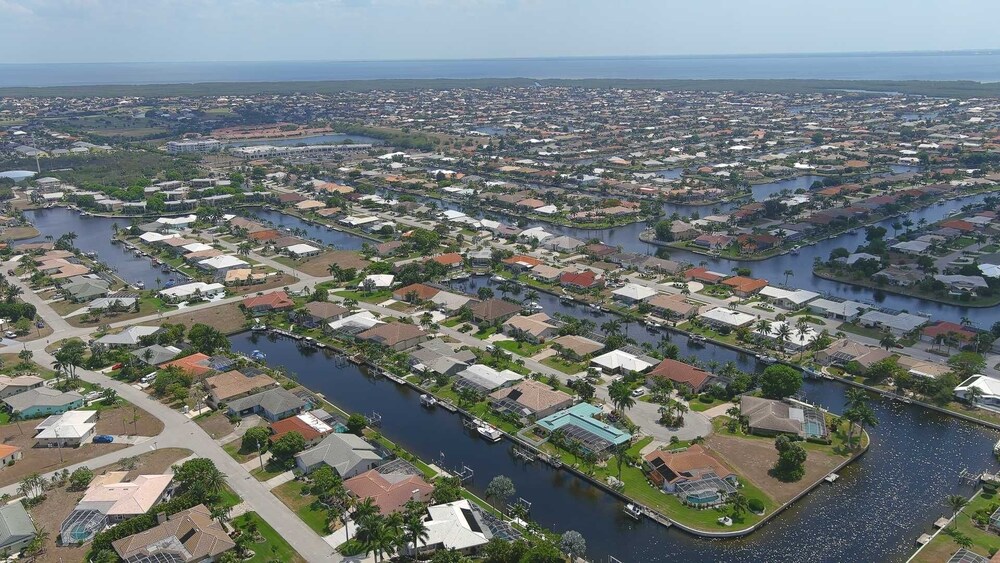 Punta Gorda Isles 3 Bedroom Private Pool+Spa Home on Canal 3 Home