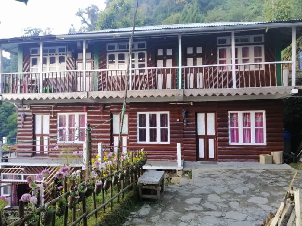 Siniolchu Resort Kalimpong view 5