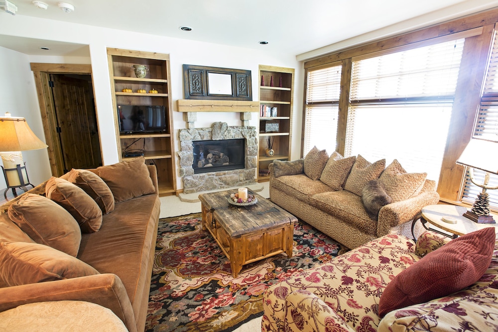 WestWall Lodge - Property Image 48