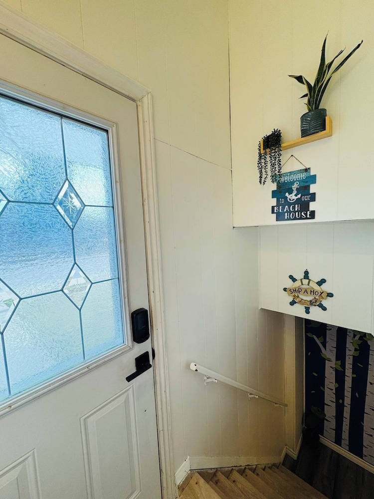 Sunrise BnB with Free Parking