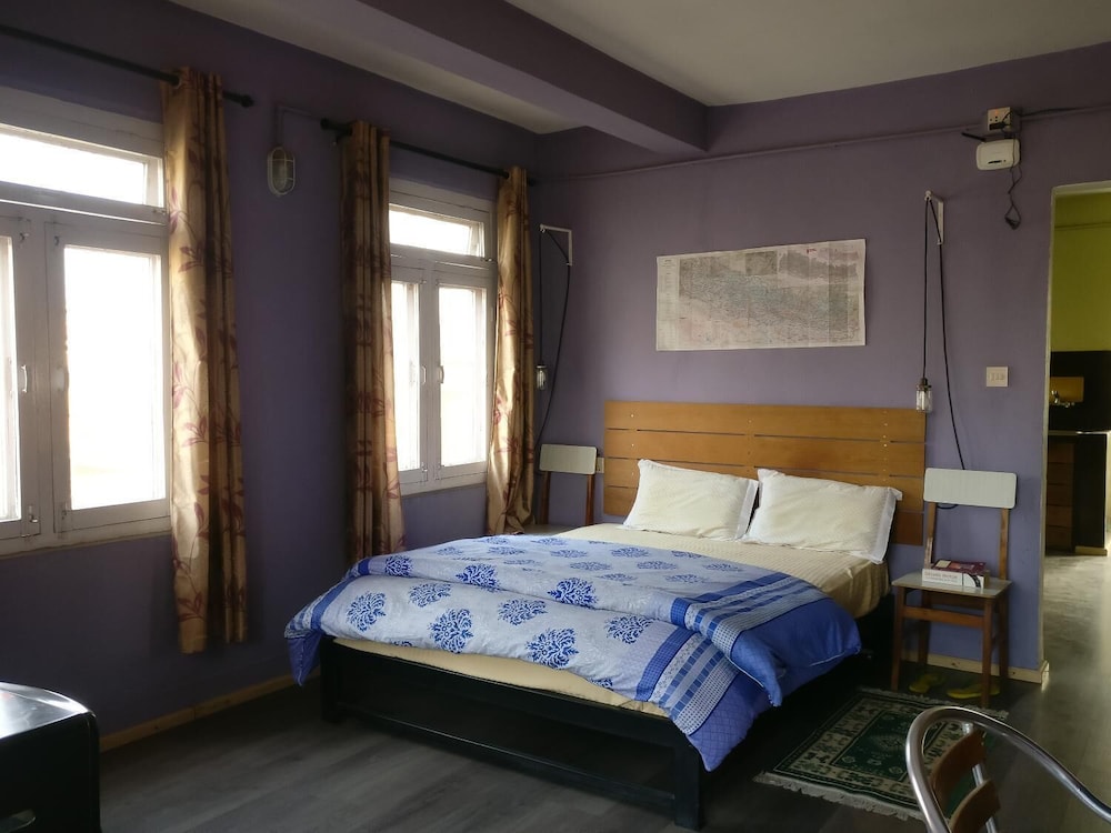 Sun Apartment & Guest House