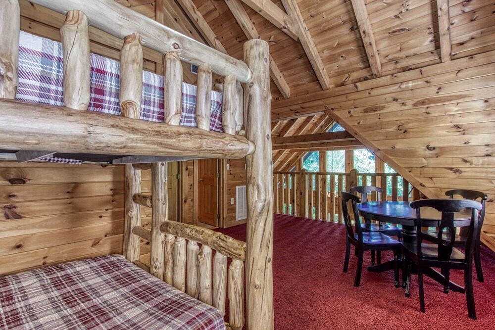 Er1 - Smoky Mountain Escape Great Location - Close To Town! 3 Bedroom Cabin by RedAwning view 4