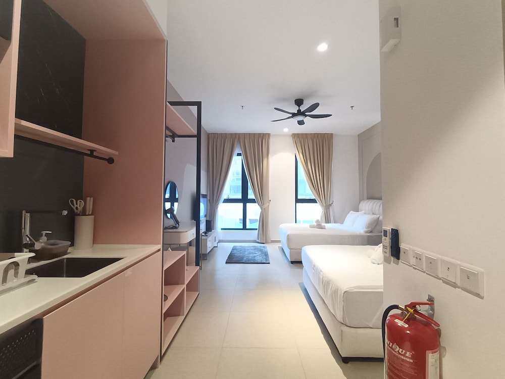 The Paxtonz by Manhattan Group