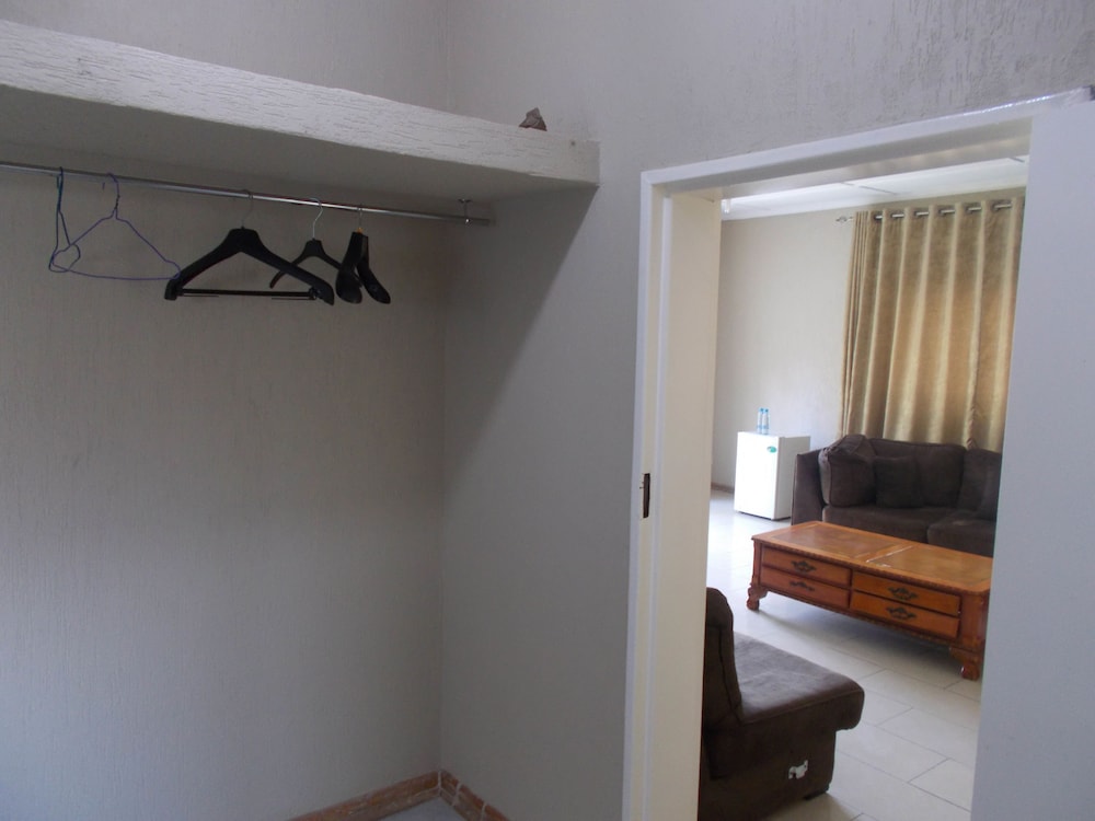 Tecla Lodges