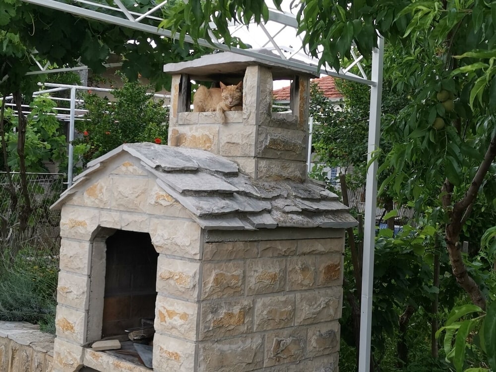 Srđan - 10 m From the Beach - A3 view 5