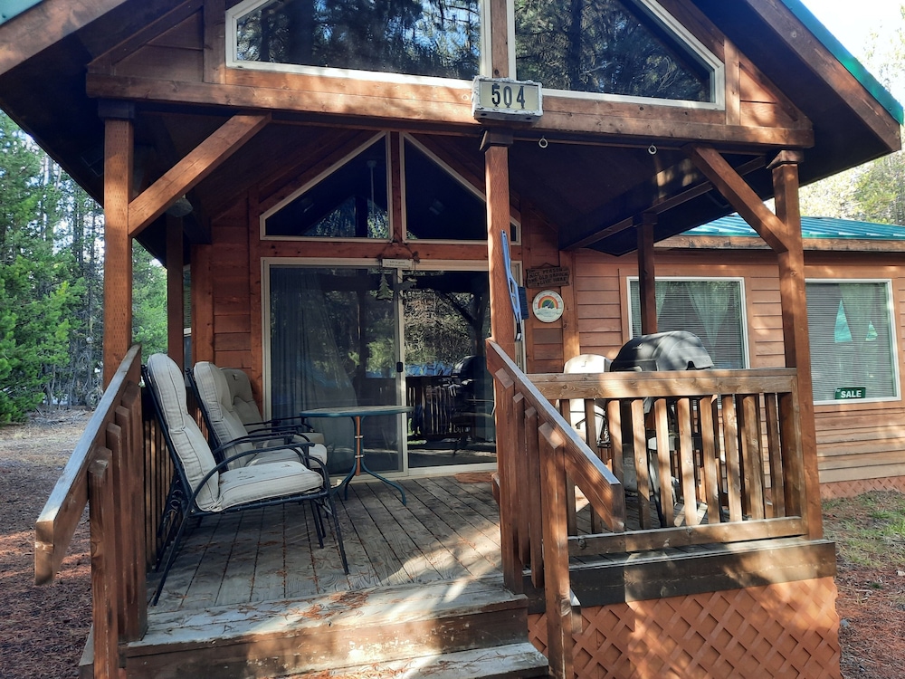 Willamette Pass Inn Chalets view 2
