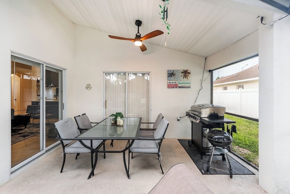 Private King BR + Pool Access Near Disney