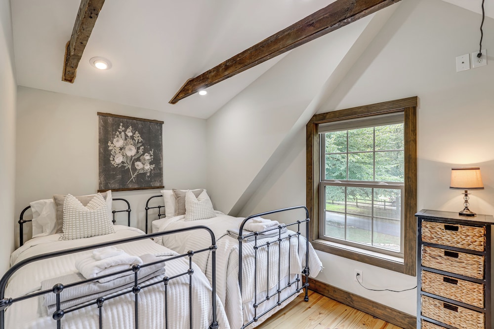 Hike, Leaf Peep & More: Sleek Cabin in Weaverville