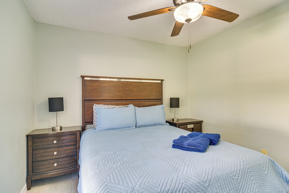 3 Mi to Clearwater Beach: Home w/ Patio & Grill!