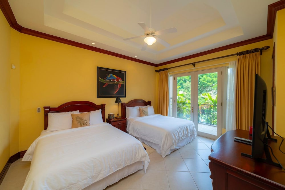 Bella Vista 8B 3 Bedr 3 1 2 Bath