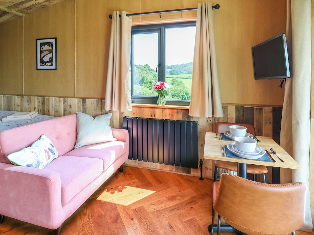Hen's Hideaway