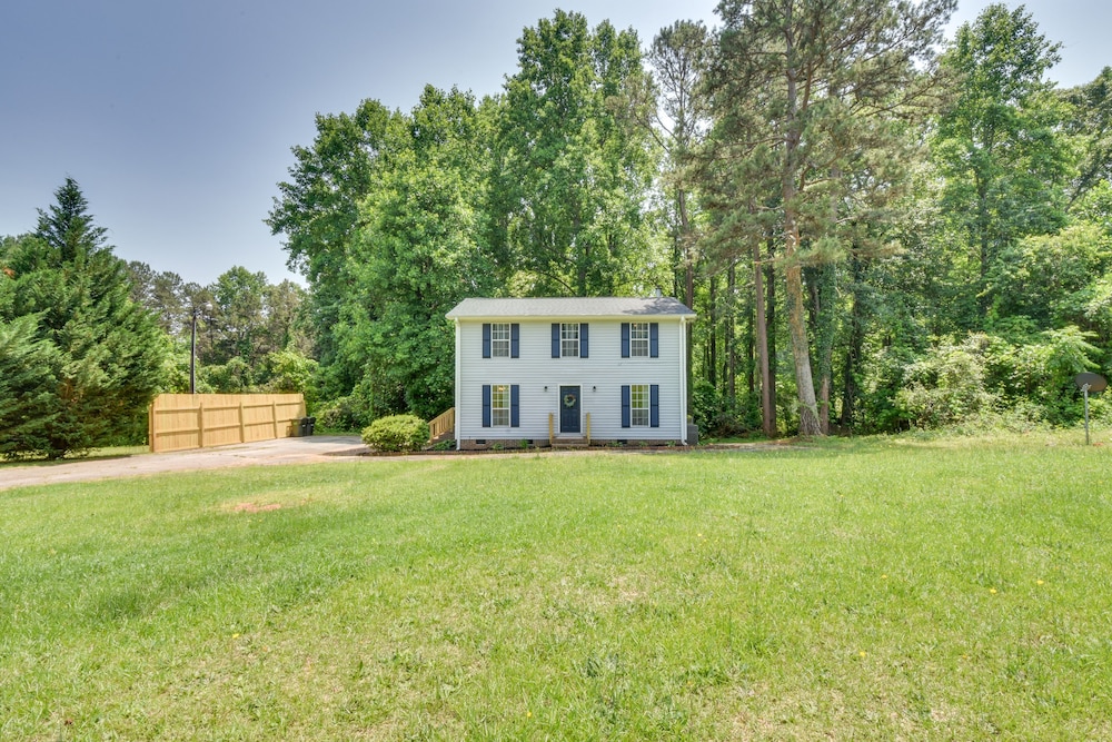 Seneca Vacation Rental < 1 to Lake Keowee Access! view 4