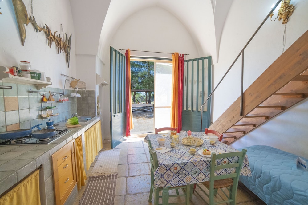 Masseria Le Palmentelle Pool And Garden