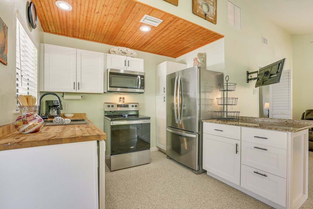 3 Mi to Dtwn Fort Myers: Apt w/ Outdoor Space