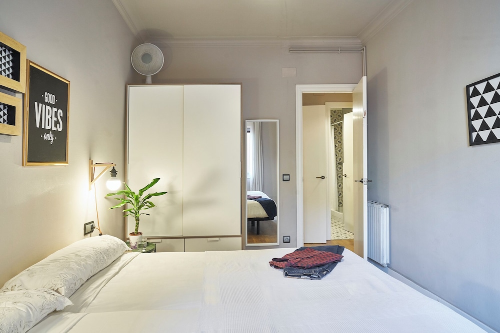 BeBarceloner Sants Apartments