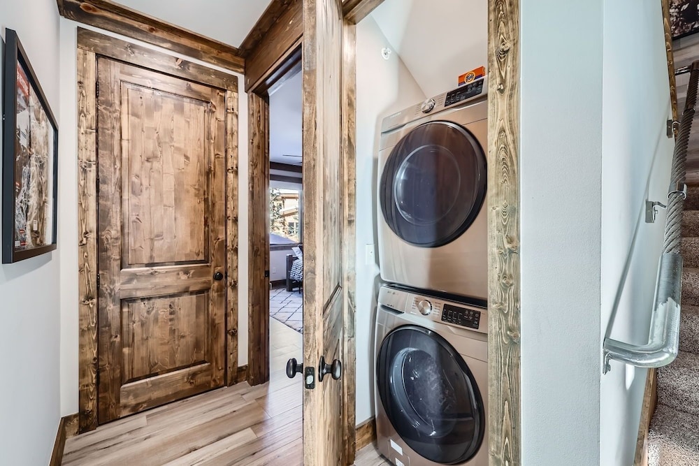 1890 The Seasons 3 Bedroom Townhouse