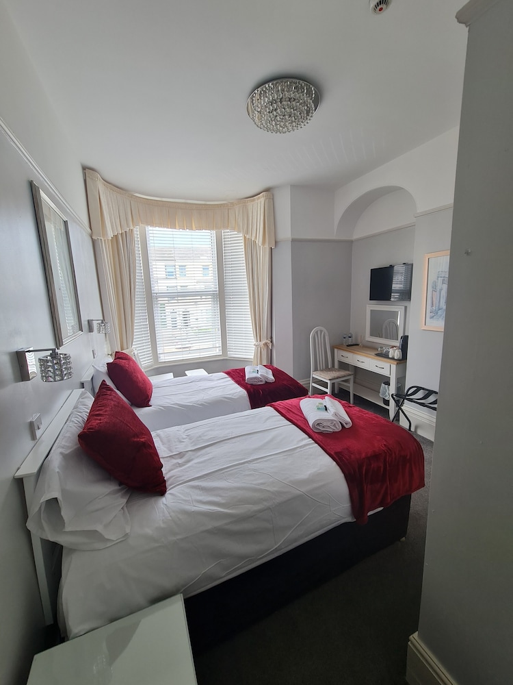 Clifton Villa Hotel
