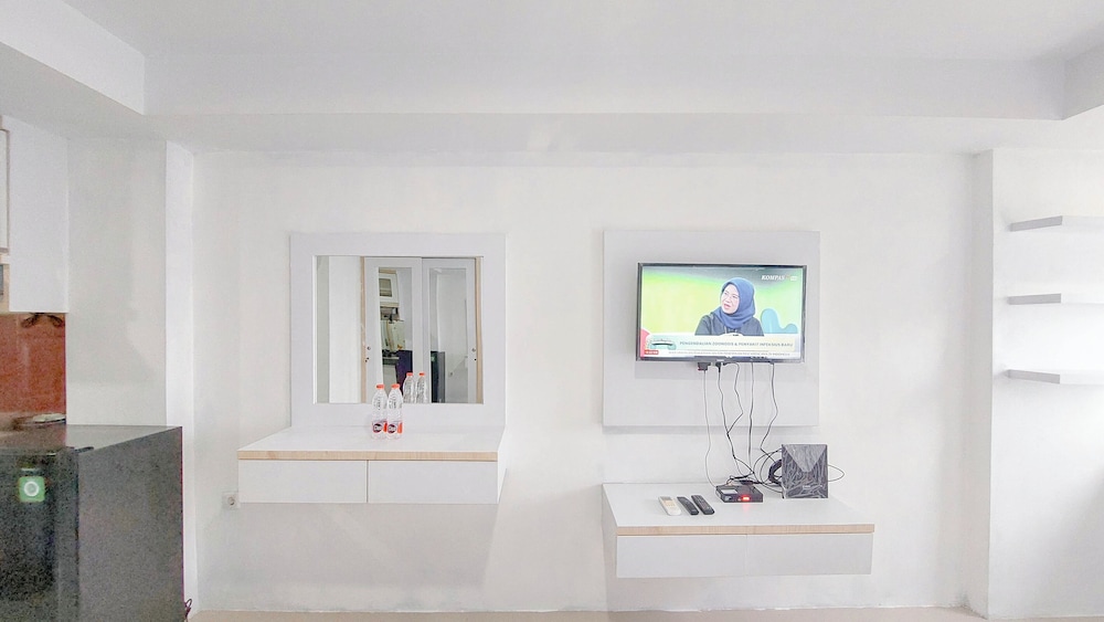 Relaxing Studio Apartment at Mansyur Residence