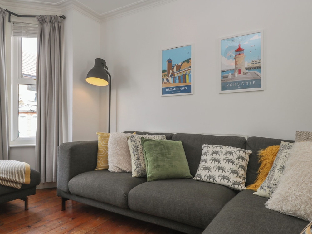 6 Sydney Road