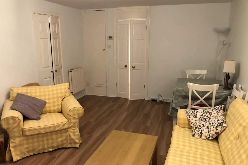 Inviting 1BD Flat in Edinburgh view 3