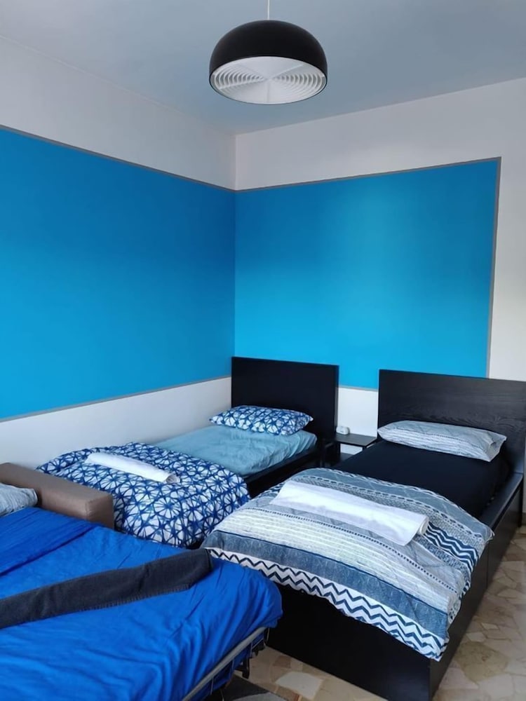 HelloGuestHouse en Olgiate Comasco — bedroom