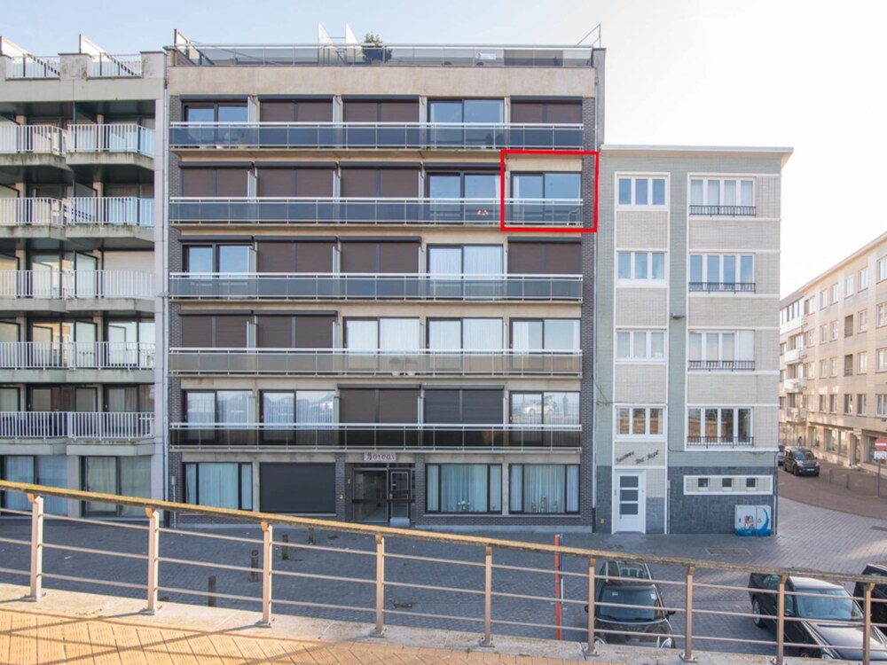 Apartment in Mariakerke With Stunning Sea View