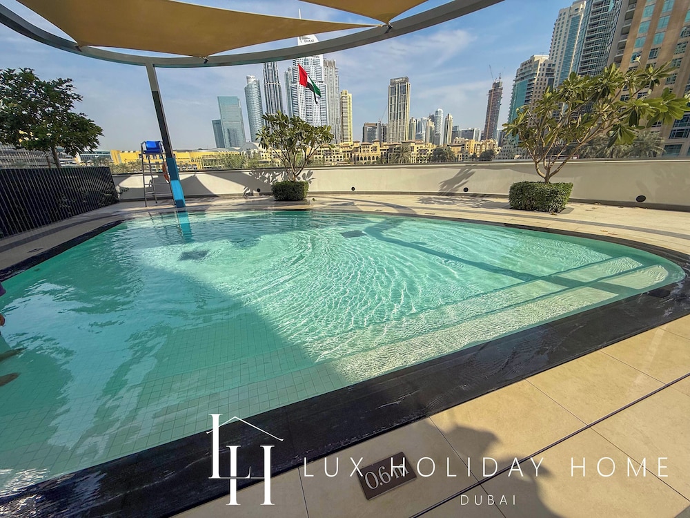 LUX The Grande Signature Skyline Suite 2