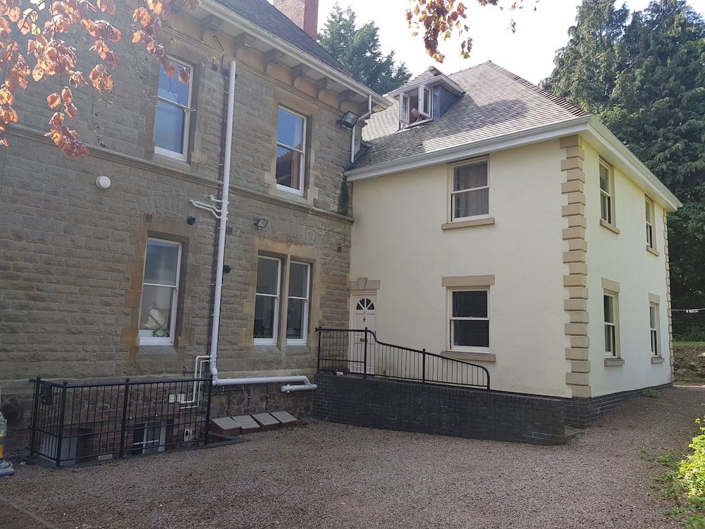 Malvern Vacations - Hillbrook House Apartment 9 - Property Image 1
