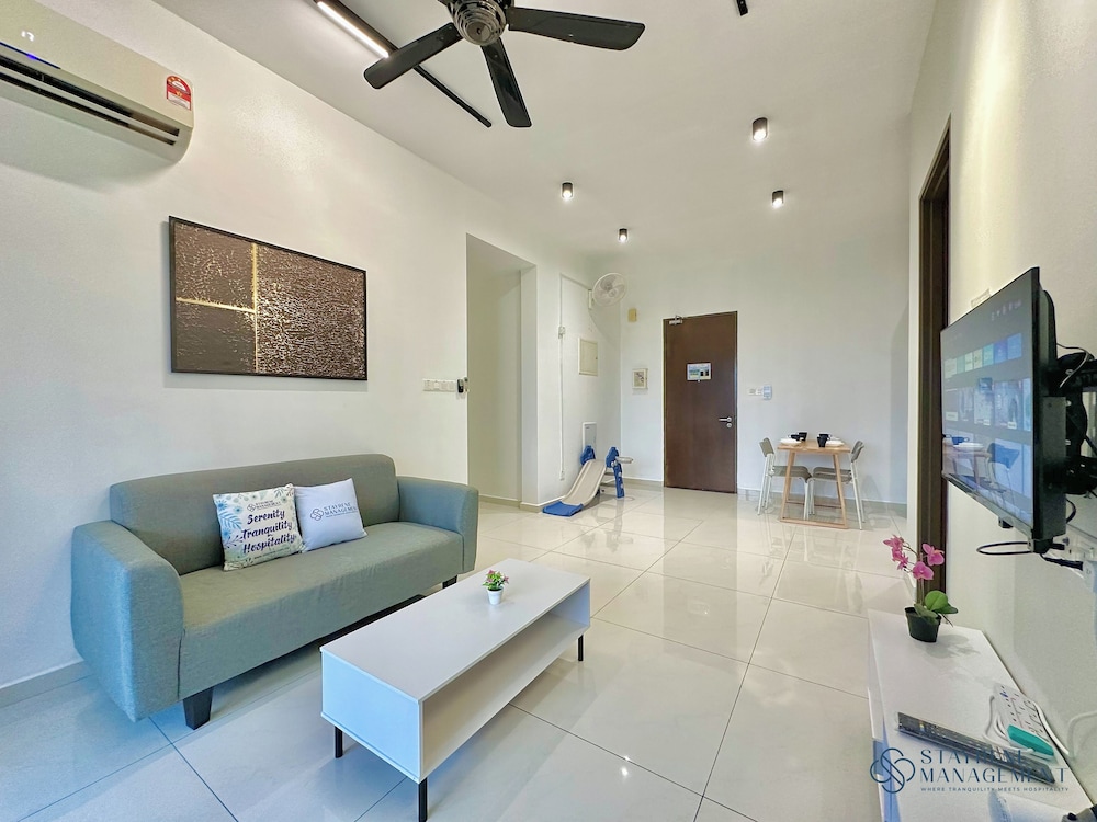 Country Garden Danga Bay Sea View Homestay by Stayrene