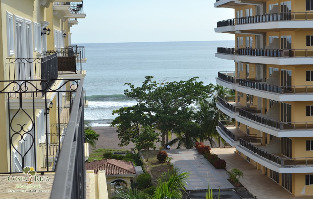 Acqua Residences