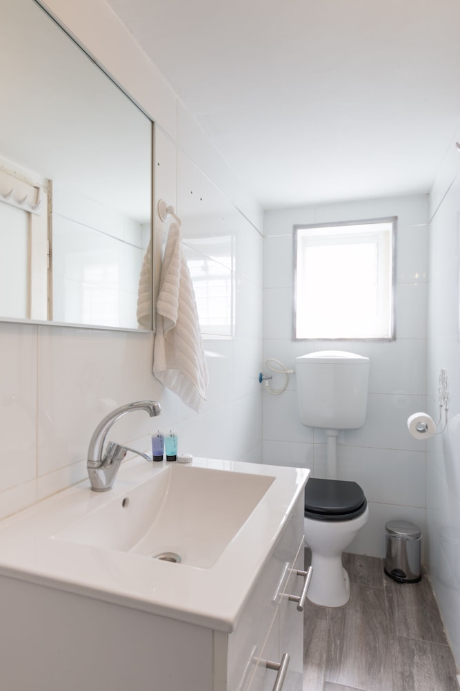 Gorgeous Apt in Neve Tzedek with Parking