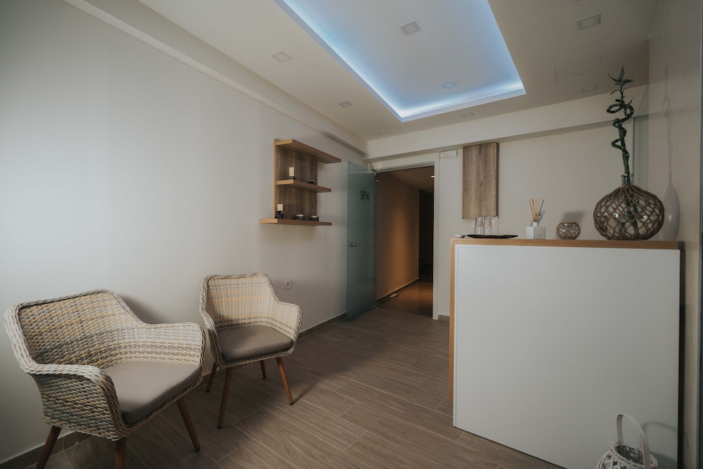 Kahlua Sea View Suites - Adults Only