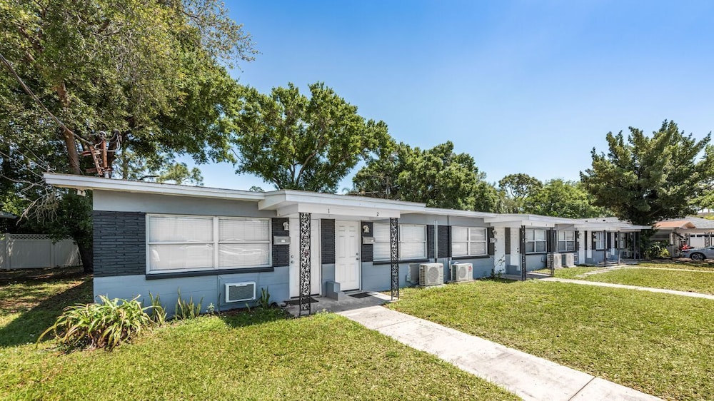 Golf View Villas Tampa FL - Image 1