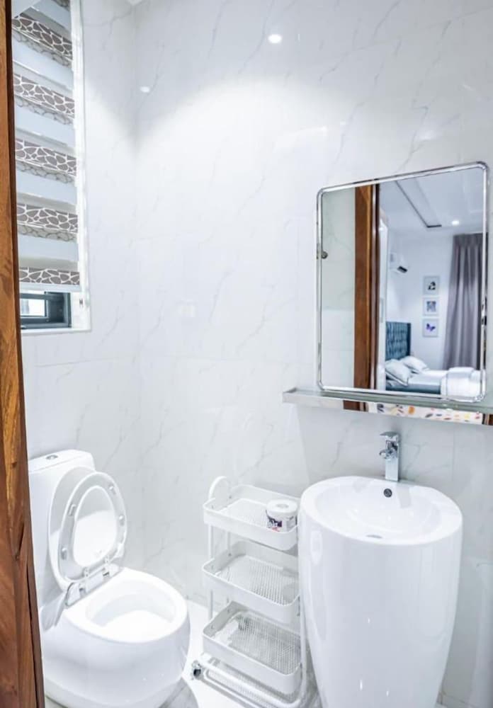 6 bedroom mansion in lekki phase 1 view 2