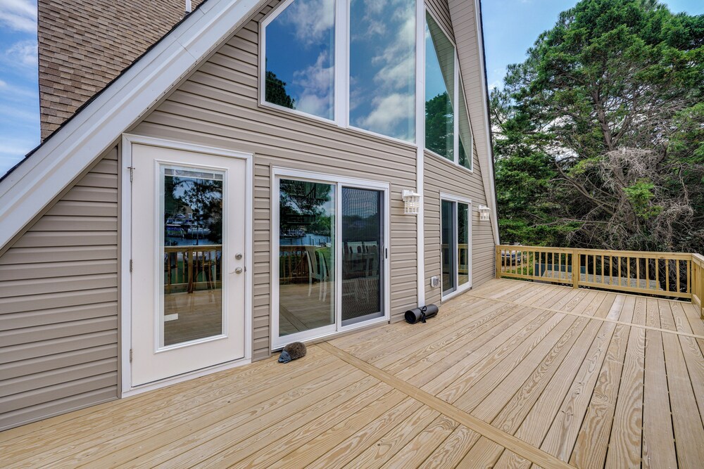 Private Dock & Beach Access: Outer Banks Area Home