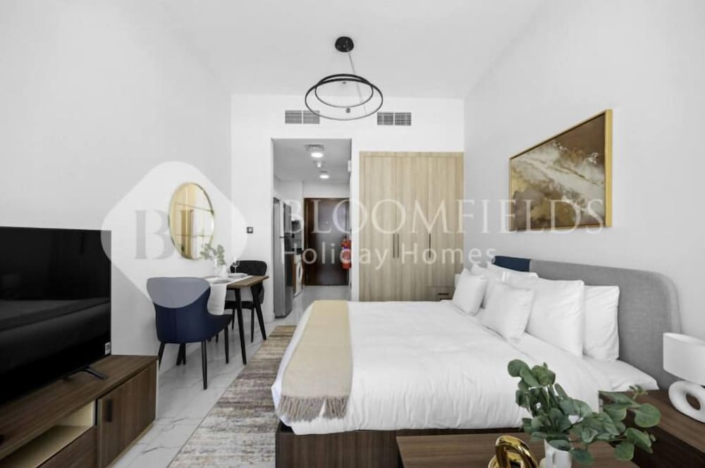 432 Bloomfields Deluxe STU Gate Masdar