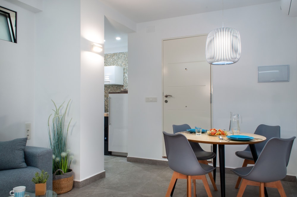 ABAL Apartments - Barrio