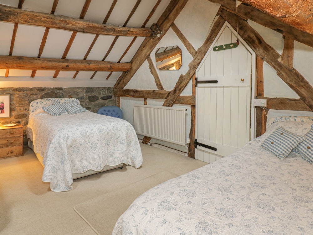 Lower Dolgenau- The Cottage