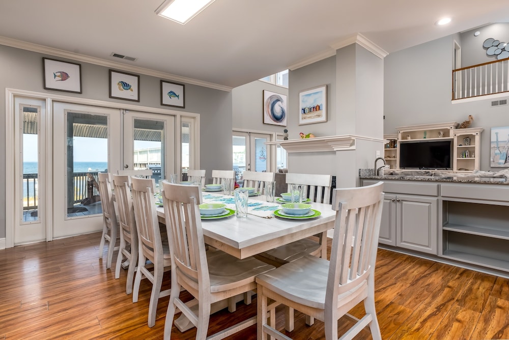 Tidal Wave - Big And Bold Bayfront Beauty! Perfect For The Whole Family Or Even A Reunion! 6 Bedroom Home by RedAwning view 3