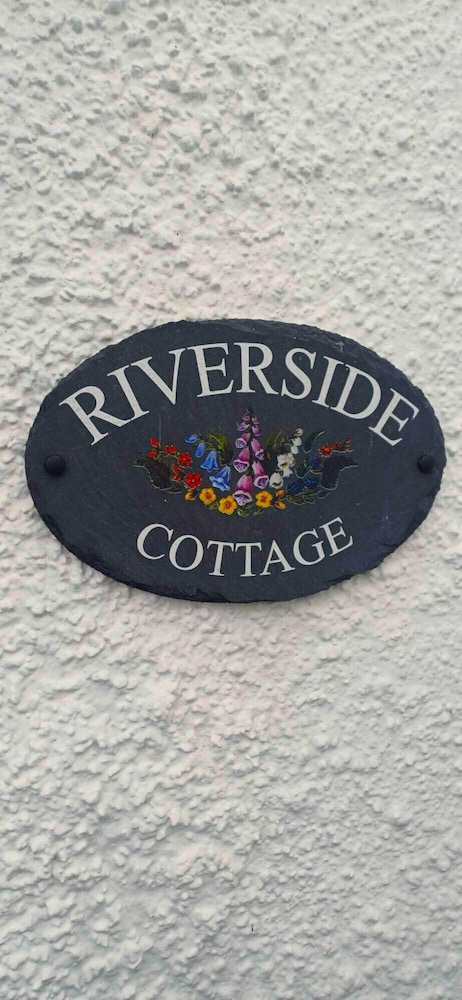 Riverside Cottage at Logwood Mill