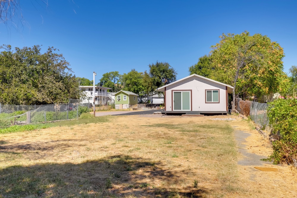 End Unit w/ Clear Lake Access in Norcal! view 5