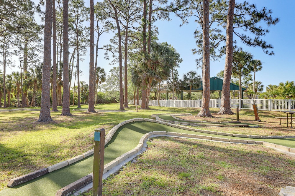 3 Mi to Nokomis Beach: Resort Home in Florida