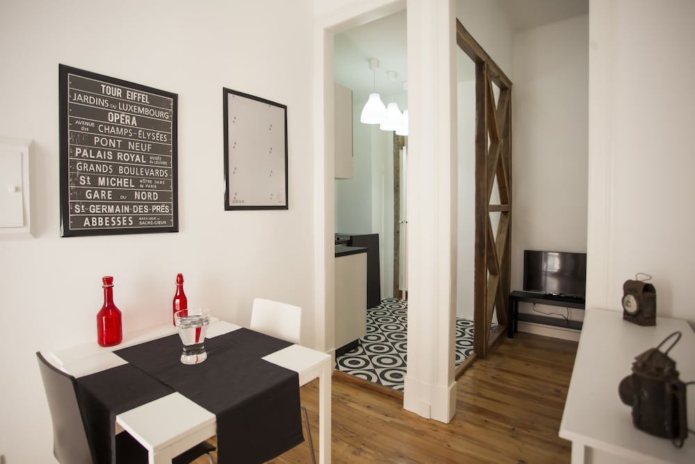 Cool Lisbon Apartment view 5