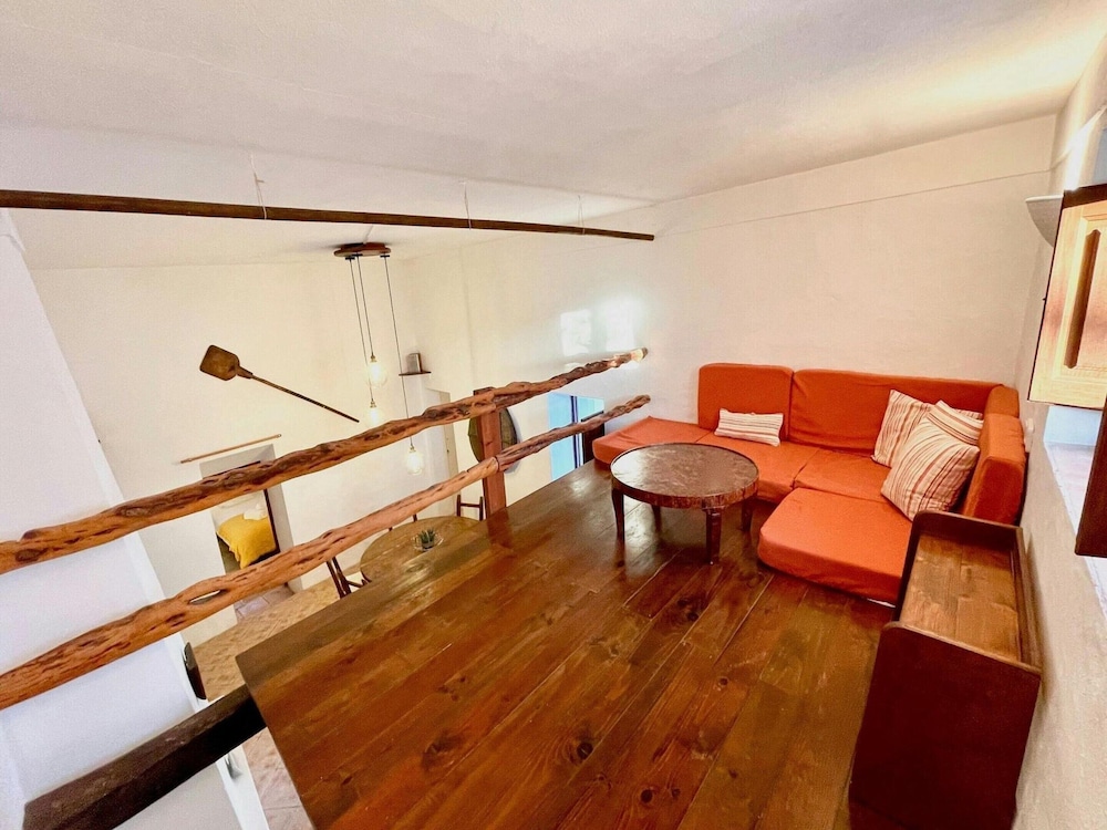 Holiday Home Near Stunning Beaches