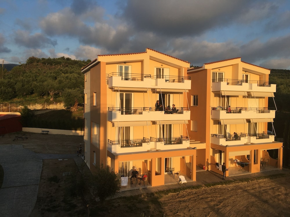 Anilio Plaza