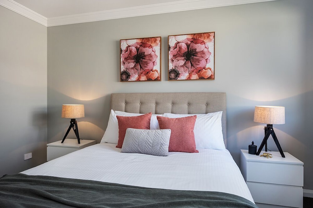 Campanile House by Your Innkeeper Mudgee view 5