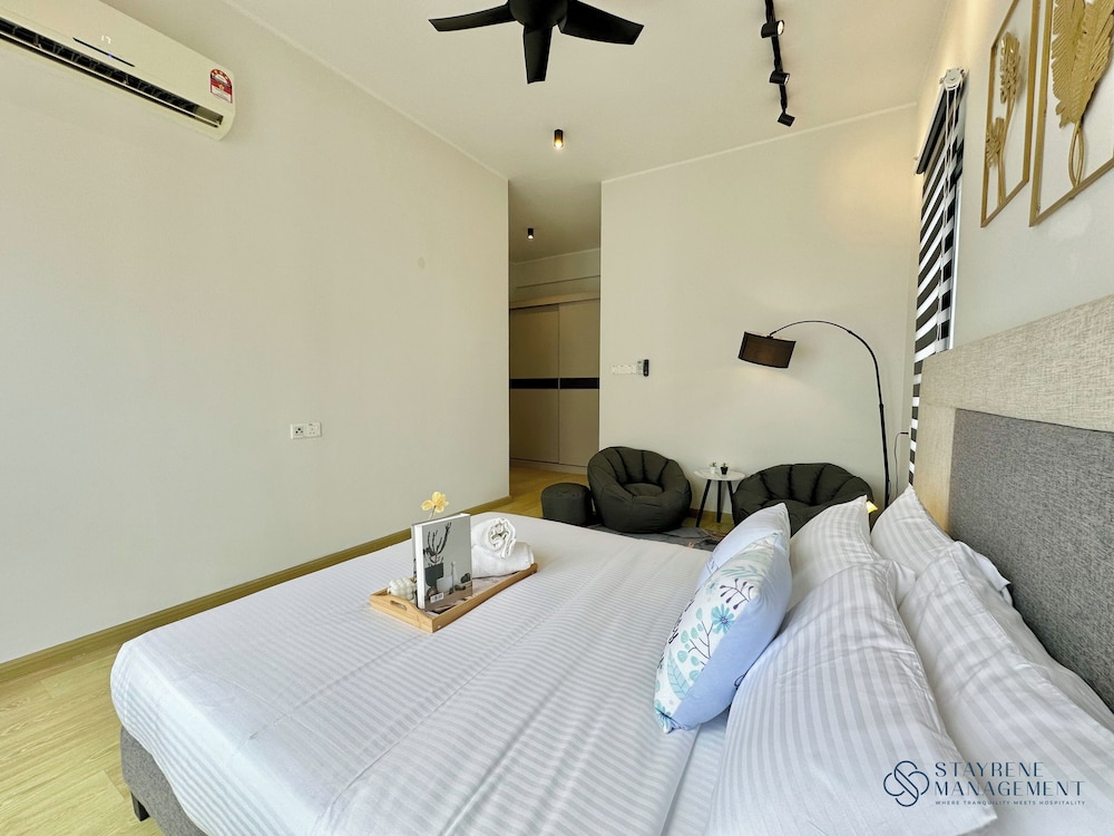 Country Garden Danga Bay Sea View Homestay by Stayrene
