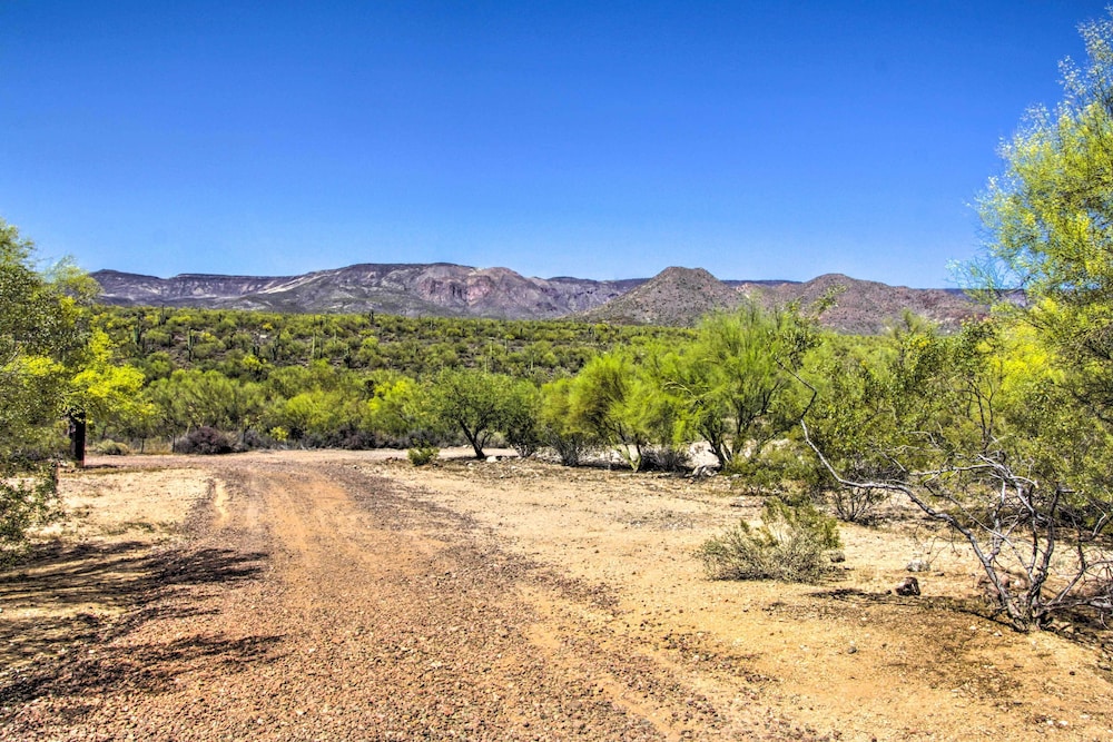 Unique Phoenix Abode w/ 2-tier Patio & Grills view 5